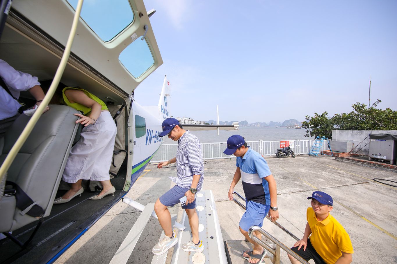 seaplane guest boarding