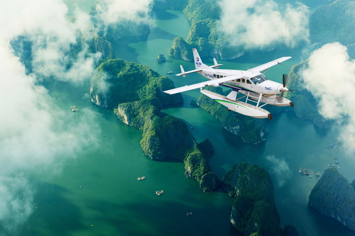 halong bay seaplane