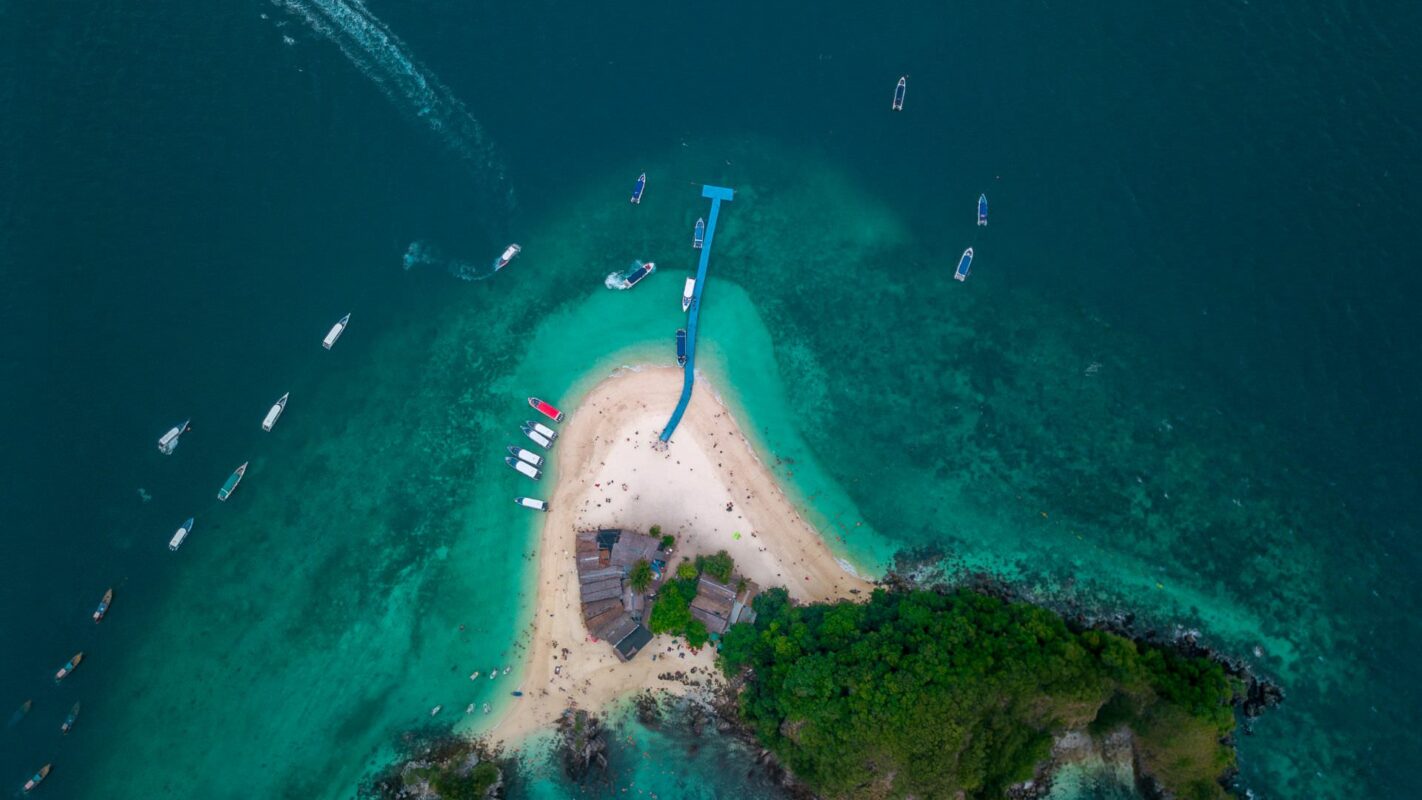 Phi-Phi-Island-and-Bamboo-Island-by-Speed-Boat