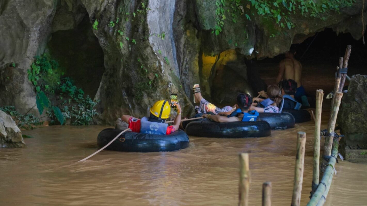 Vang-Vieng-–-Nam-Song-River-Kayaking
