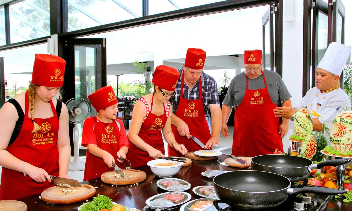 cooking class top things to do in hoi an