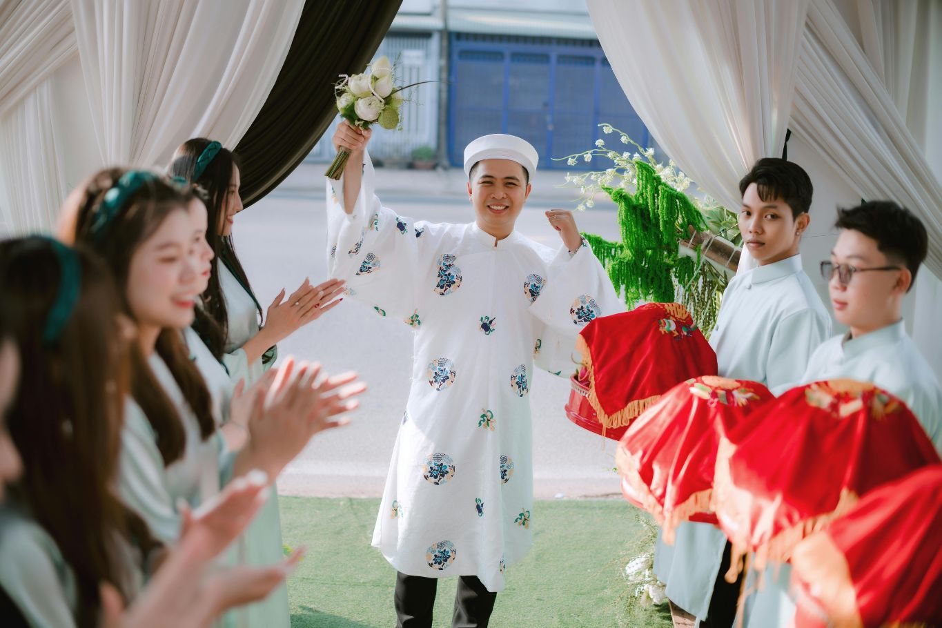 groom in tea ceremony