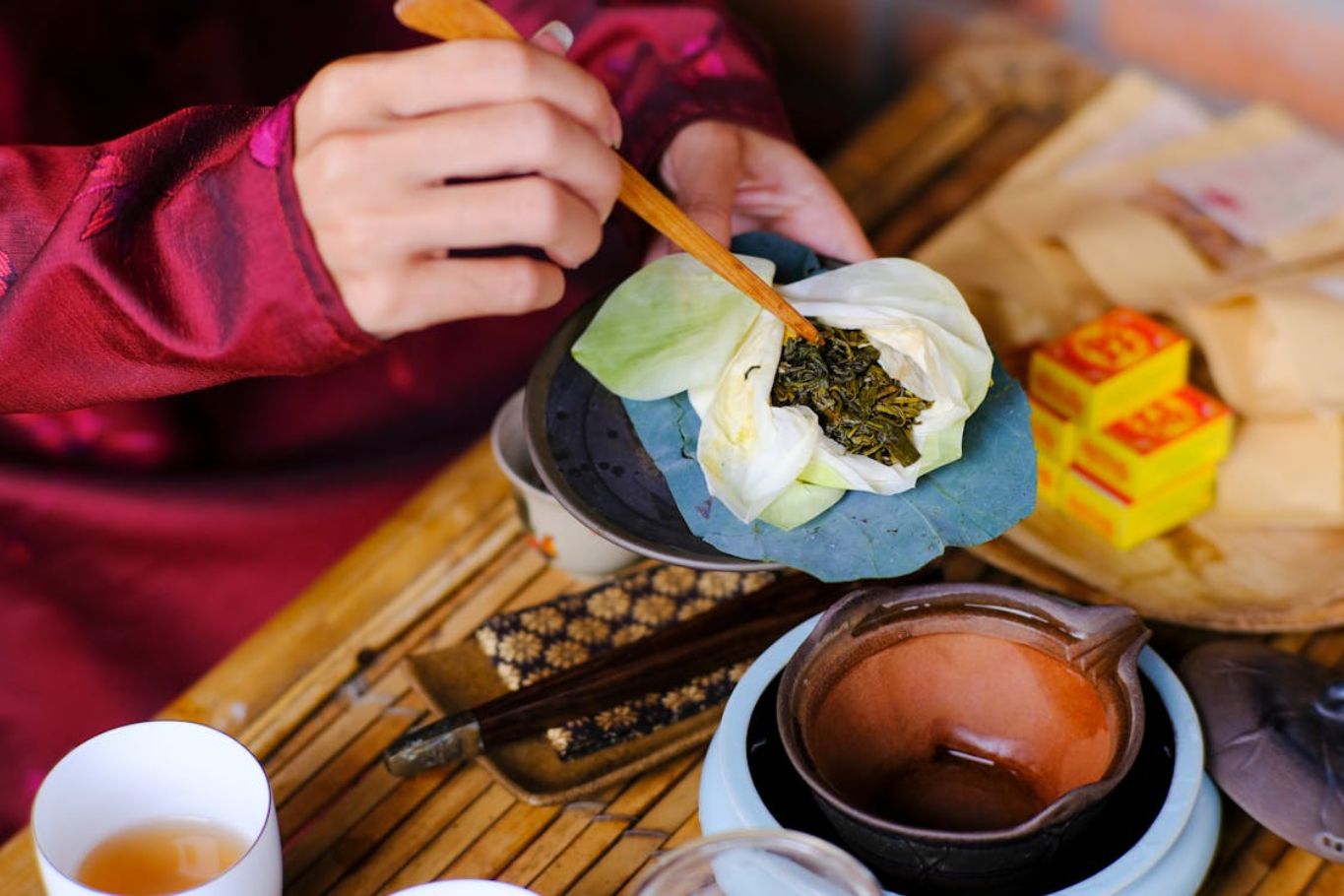 Vietnamese Shan Tuyet ancient tea