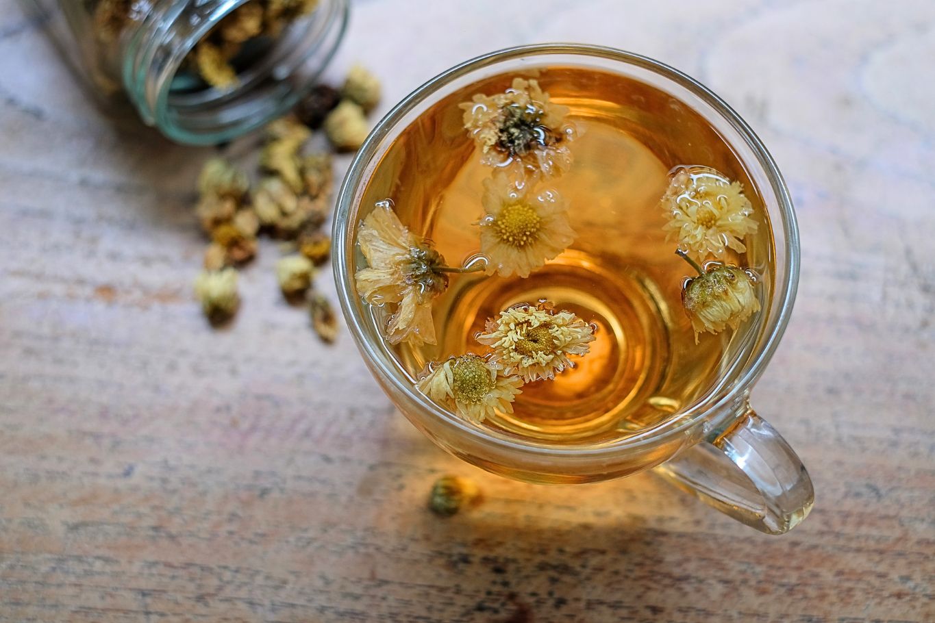 Vietnamese chrysanthemum tea