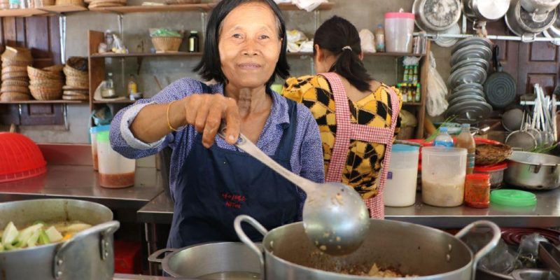 Mrs-Khut-Salorn-profile-picture