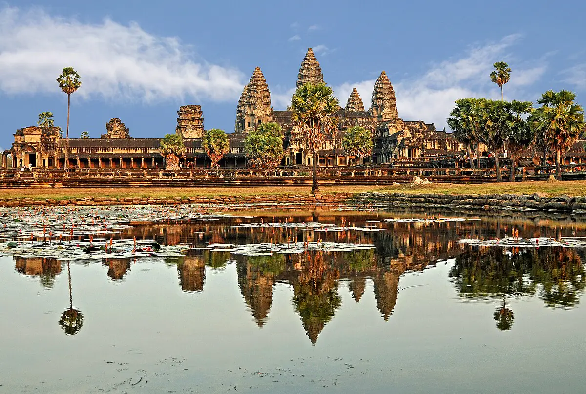 Cambodia_2638B_-_Angkor_Wat